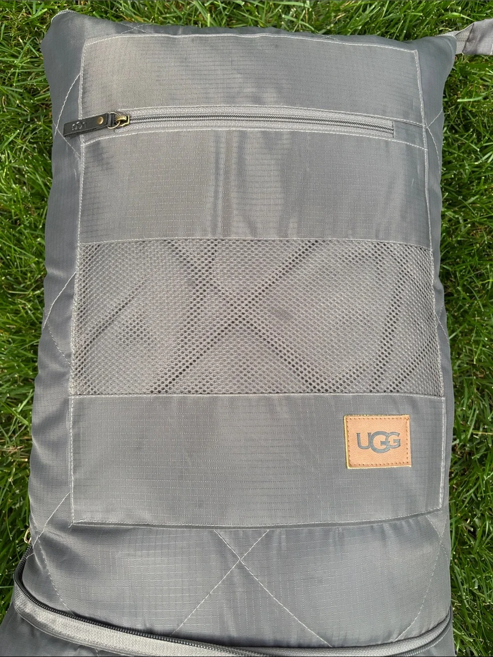 UGG foldable blanket - Picture 4 of 7